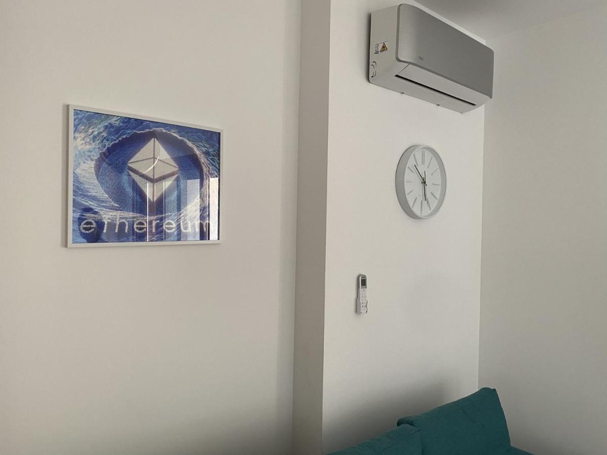 Bitcoin And Ethereum Deluxe Apartments Bar Kültér fotó